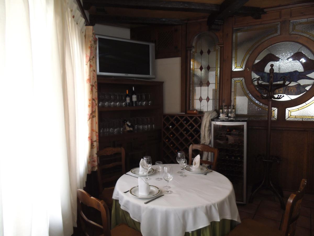 Hostal Los Galgos Yepes Exterior photo