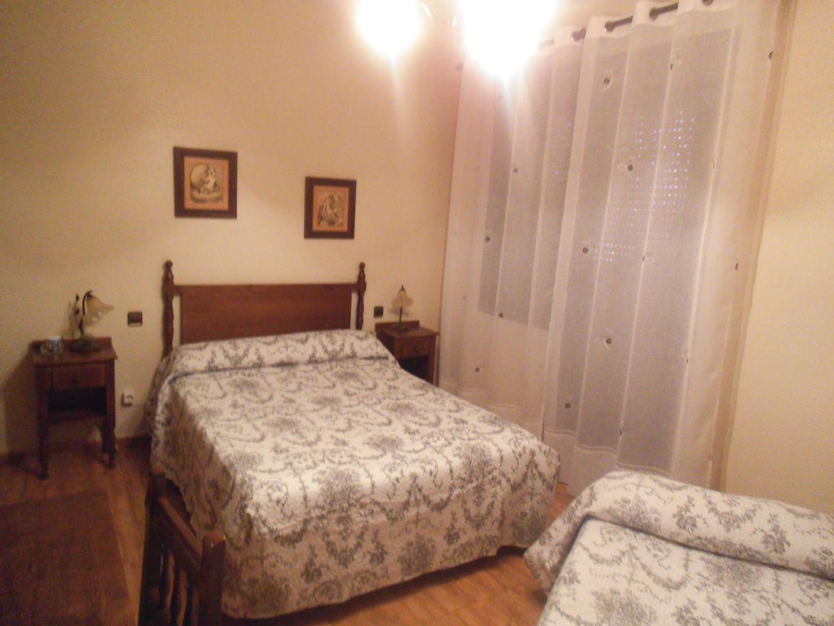 Hostal Los Galgos Yepes Exterior photo